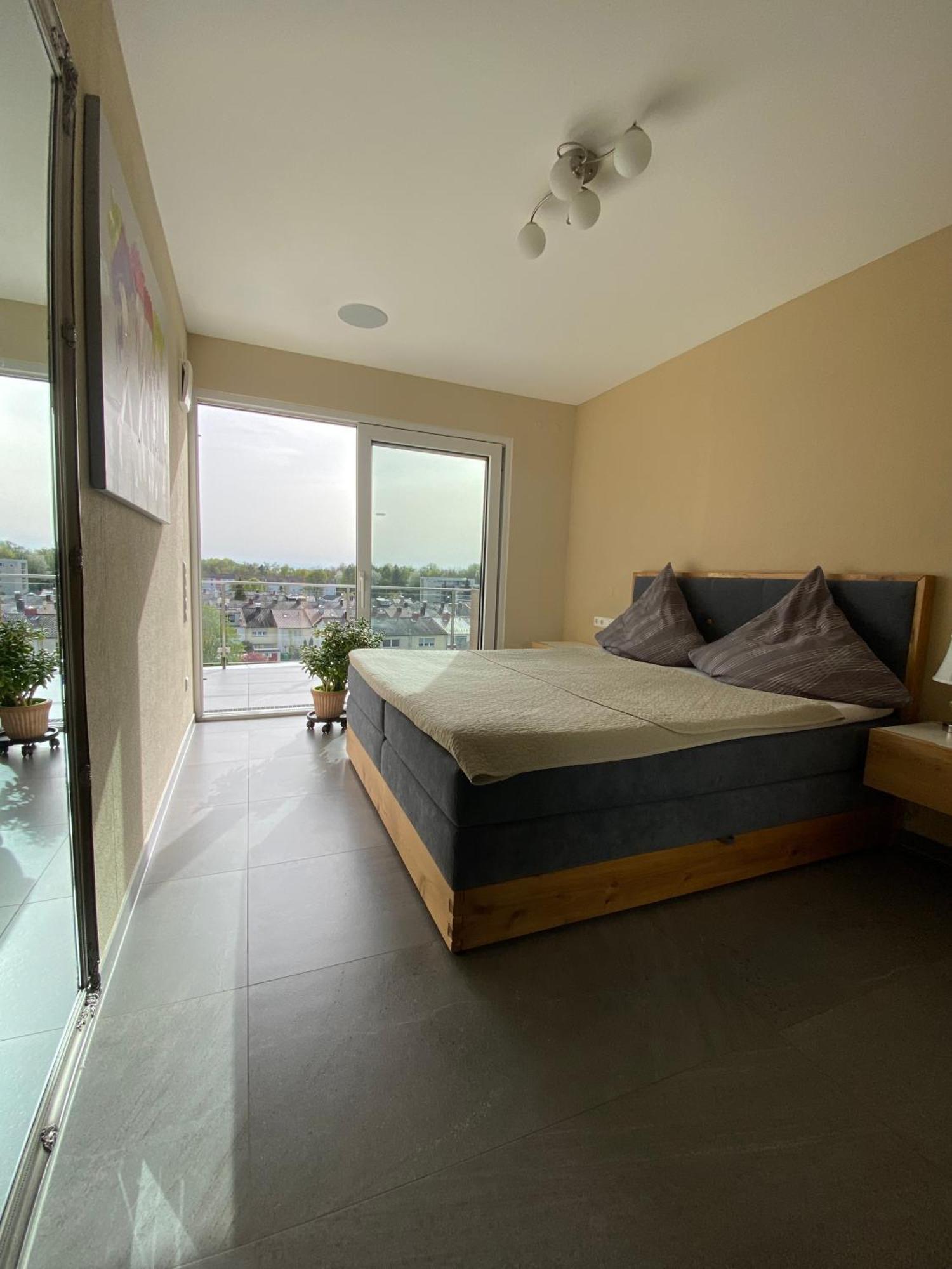 Penthouse Apartment Mit Alpenblick Фридрихсхафен Екстериор снимка