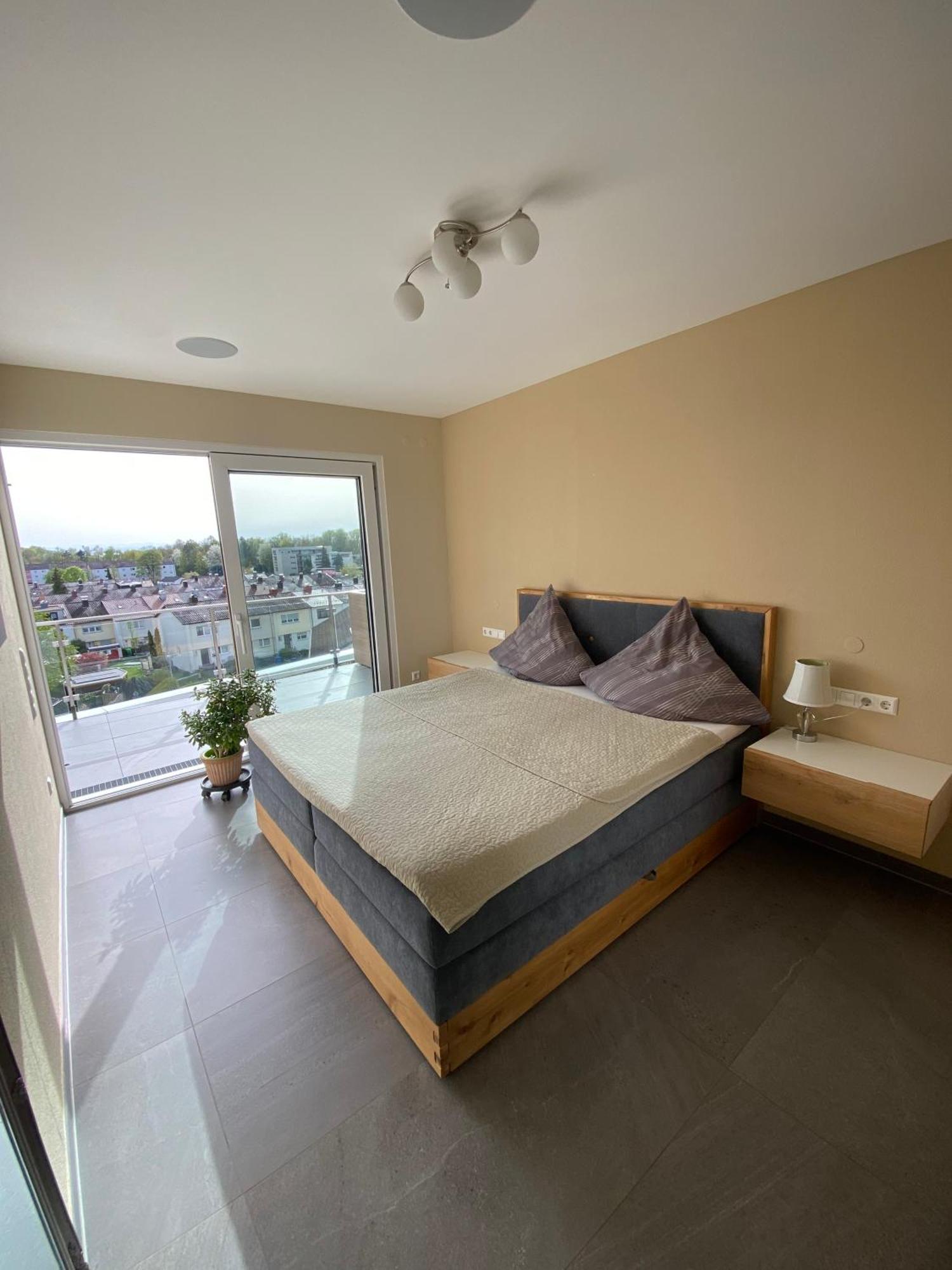 Penthouse Apartment Mit Alpenblick Фридрихсхафен Екстериор снимка