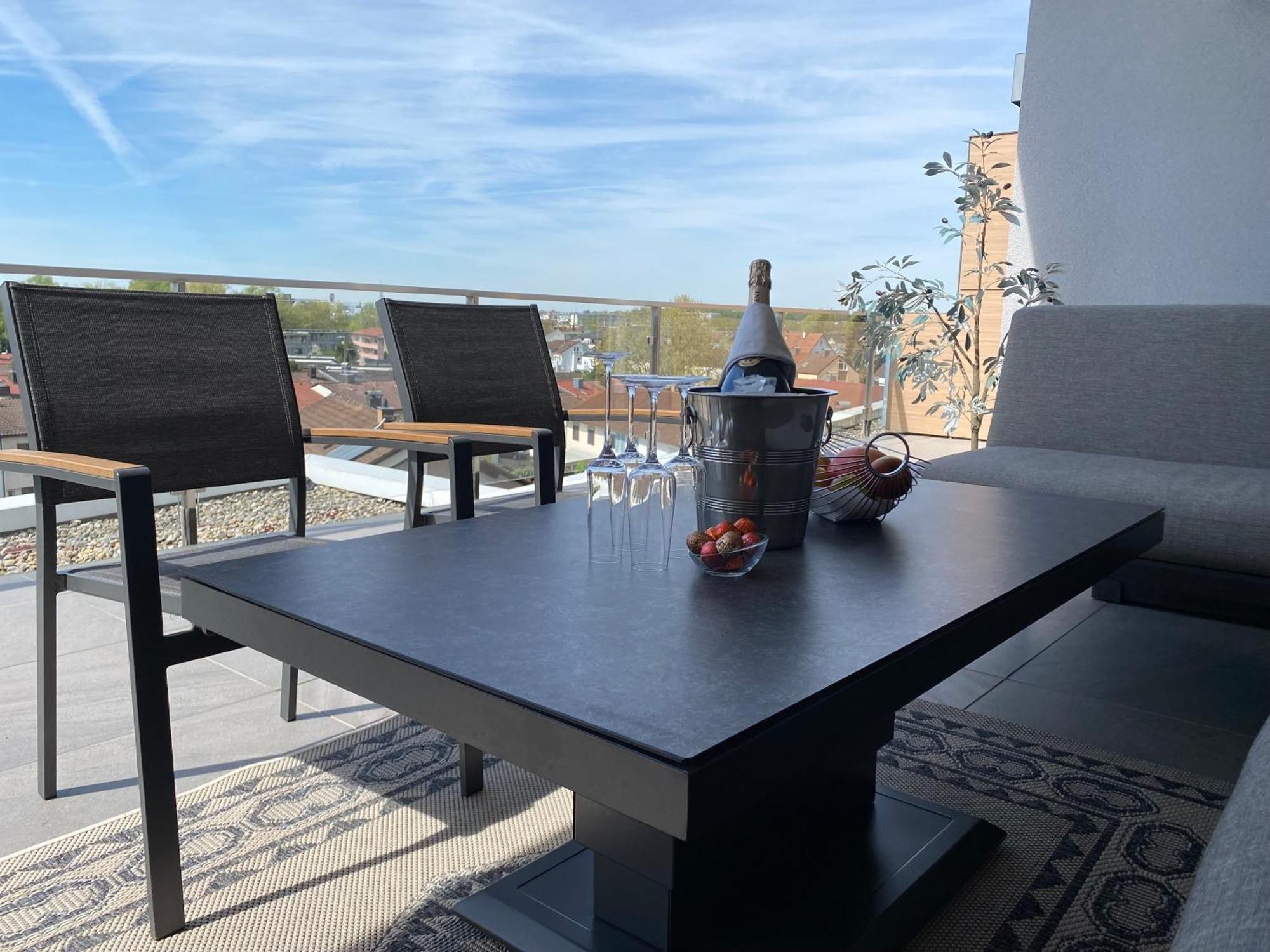 Penthouse Apartment Mit Alpenblick Фридрихсхафен Екстериор снимка